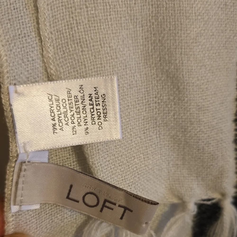 LOFT chic scarf